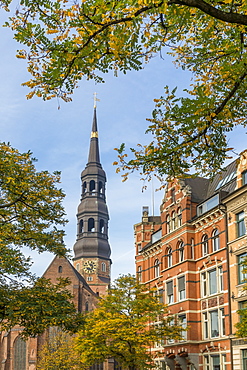 St. Catherine's Church (St. Katharinen-Kirche) and historical buildings at Zippelhaus, Hamburg, Germany, Europe