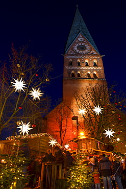 Small Christmas market at St. John's Church in Luneburg, Lower Saxony, Germany, Europe