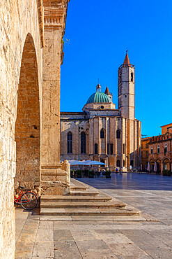 Church of San Francesco, Piazza del Popolo, Ascoli Piceno, Marche, Italy, Europe