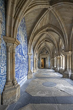 Gothic Cloisters of the Porto Cathedral or Se do Porto, Roman Catholic Cathederal,, Porto, Oporto, Portugal