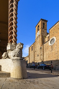 Portici Savini and Church of Sant'Antonio, former church of San Francesco,, Teramo, Abruzzo, Italy