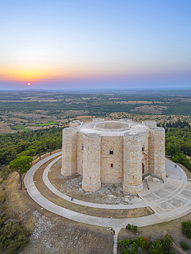 Fortress of Frederick II of Swabia, Castel del Monte, Andria, Western Murge, Barletta, Apulia, Italy, Europe