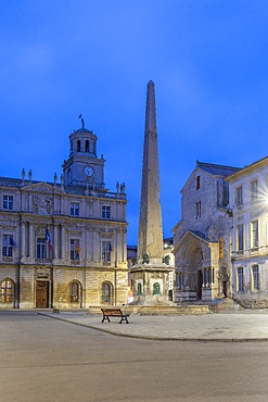 Church of St-Trophime, Place de la Republique, Arles, Provence-Alpes-Côte d'Azur, Bouches-du-Rhône, Arles-Crau-Camargue-Montagnette, Camargue, France