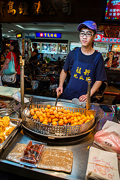 Fried sweet potato balls, night market, Taipei, Taiwan, Asia