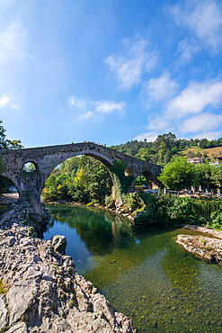 Roman bridge, Cangas de Onis, Asturias, Spain, Europe