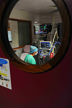 Medical intensive care unit at Jacques Cartier Hospital in Massy