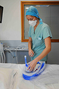 Medical intensive care unit at Jacques Cartier Hospital in Massy