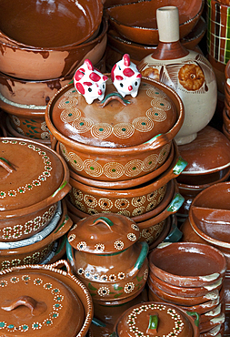 Pottery shop in Tonal·, Mexico.