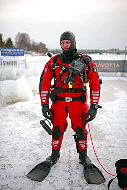 Rescue divers at Winter Swimming World Championships 2014 in Rovaniemi, Finland