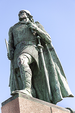 Leifur Eriksson statue outside Hallgrimskirkja Church, Reykjavik, Iceland