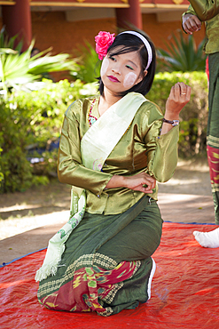 Burmese woman dancing, Bagan Golden Palace, Bagan, Myanmar, (Burma)