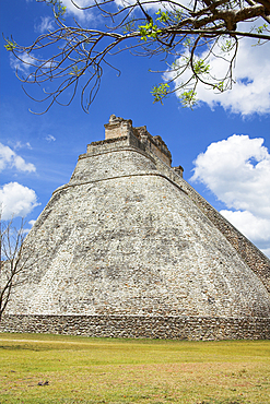 Piramide del Adivino, Pyramid of the Magician, Uxmal Archaeological Site, Uxmal, Yucatan State, Mexico