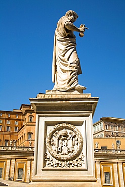 Statue of Pope Pius the ninth, Saint Peter's Square, Piazza San Pietro, Vatican City, Rome, Italy