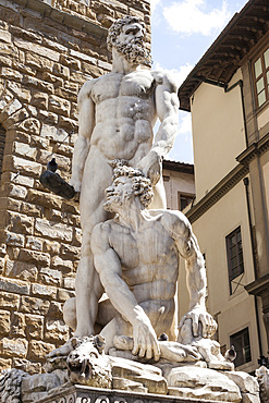 Hercules and Cacus statue by Baccio Bandinelli, Palazzo Vecchio, Piazza Della Signoria, Florence, Tuscany, Italy