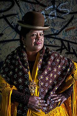 Angela la Folclorista, cholita female wrestler, El Alto, La Paz, Bolivia