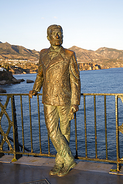 King Alfonso seventh, ruled 1874 to 1885, commemorating his visit in 1885, statue by F. Martin 2003, Nerja, Malaga province, Andalusia, Spain, Europe