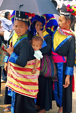 A Hmong Hill tribe woman and baby in Luang Prabang, Laos, Indochina, Southeast Asia, Asia