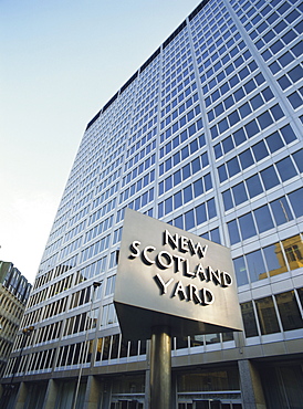 New Scotland Yard, Headquarters of the Metropolitan Police, Westminster, London, England, UK