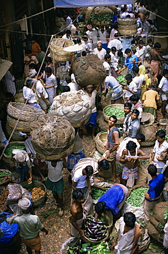 Shelda vegetable market, Kolkata (Calcutta), India, Asia