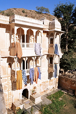 Chanwar Palki Walon-Ki Haveli (mansion), 400 years old, restored to its original state, Anokhi Museum, Amber, near Jaipur, Rajasthan state, India, Asia