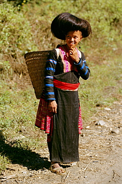 A Red Hmong woman in traditional dress, Laichau, North Vietnam, Vietnam, Indochina, Southeast Asia, Asia