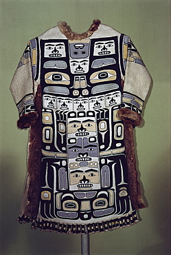 Chilkat shirt, Tlingit from North West Pacific, exhibited in Portland Museum, Portland, Oregon, United States of America, North America