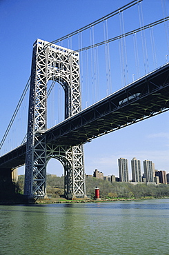 George Washington Bridge and Little Red Lighthouse, New York, USA