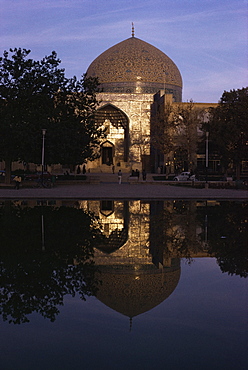 Lotfollah Mosque, UNESCO World Heritage Site, Isfahan, Iran, Middle East