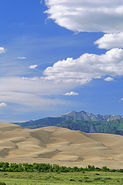 Great Sand Dunes National Monument and Sangre de Cristo Mountains, 700 ft dunes are the tallest in North America, Colorado, USA, North America