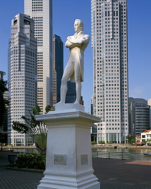 Statue of Stamford Raffles, Singapore, Southeast Asia, Asia