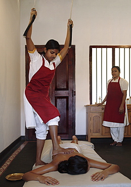 Chavitti Thirummu at the Spa at Kalari Kovilakom in Kerala, India, Asia