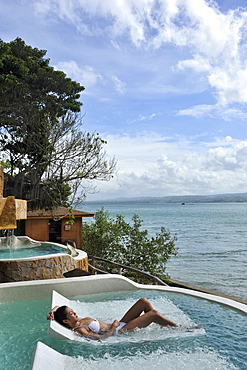 Hydrotherapy talasso pool, Badian Natural Spa at Badian Island Resort and Spa, Cebu, Philippines, Southeast Asia, Asia