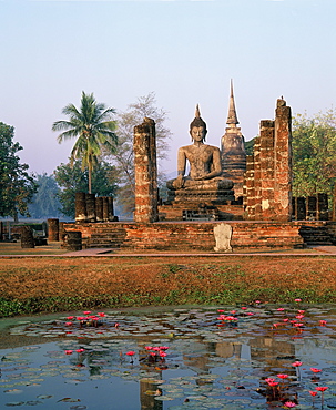 Wat Mahathat in Sukhothai, UNESCO World Heritage Site, Thailand, Southeast Asia, Asia