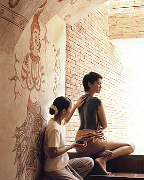 Woman having a mud mask treatment at the Spa at the Mandarin Oriental Dhara Devi Hotel in Chiang Mai, Thailand, Southeast Asia, Asia
