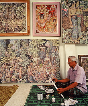 I Ketut Tungeh at the Tungeh Studio of Art, Ubud, Bali, Indonesia, Southeast Asia, Asia