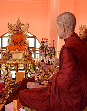 Wax monks at Wat Doi Waom, Mae Sai, Thailand, Southeast Asia, Asia 