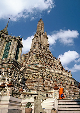 Wat Arun (Temple of the Dawn), Thonburi, Bangkok, Thailand, Southeast Asia, Asia