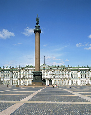 Hermitage, Winter Palace and Alexander Column, UNESCO World Heritage Site, St. Petersburg, Russia, Europe