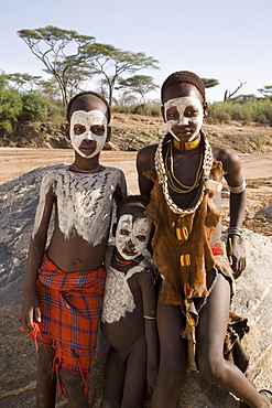 Children of the Hamer tribe with face and body paint, Lower Omo Valley, southern Ethiopia, Ethiopia, Africa