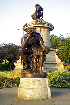 Statue of Hamlet with statue of Ronald Gower behind, Stratford-upon-Avon, Warwickshire, Midlands, England, United Kingdom, Europe