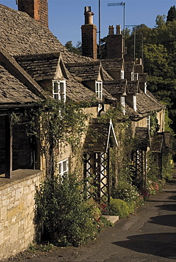 Honey coloured terraced cottages, Winchcombe, The Cotswolds, Gloucestershire, England, United Kingdom, Europe