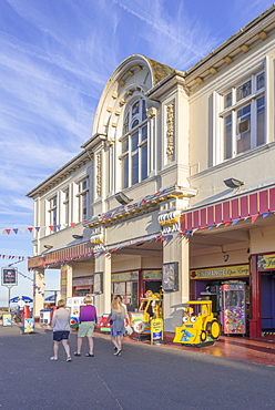 The seaside resort of Bognor Regis, West Sussex, England, United Kingdom, Europe