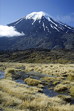 Dormant volcano, Mount Ngauruhoe, Tongariro National Park, UNESCO World Heritage Site, Taupo, South Auckland, North Island, New Zealand, Pacific