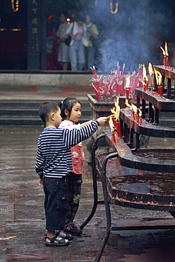 Candles in Buddhist tradition, Wenshu Yuan temple, Sichuan Chengdu, China, Asia