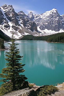 Moraine Lake with mountains that overlook Valley of the Ten Peaks, Banff National Park, Canada, North America