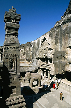 Kailasa Hindu temple, 1200 years old, carved in in-situ basalt bedrock, Ellora, UNESCO World Heritage Site, Maharashtra, India, Asia