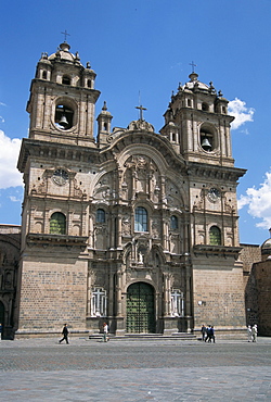 Baroque facade on Plaza de Armas, Jesuit Church of La Compania, Cuzco, UNESCO World Heritage Site, Peru, South America