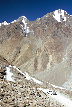 Descent from Kunzum Pass, 4550m, into Chenab Valley, from Spiti Valley, Himachal Pradesh, India, Asia