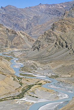 Zanskar River valley between Himalaya and Zanskar mountains seen from Leh-Manali highway, Ladakh, India, Asia