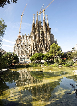 Gaudi's Cathedral of La Sagrada Familia, still under construction, UNESCO World Heritage Site, Barcelona, Catalonia, Spain, Europe